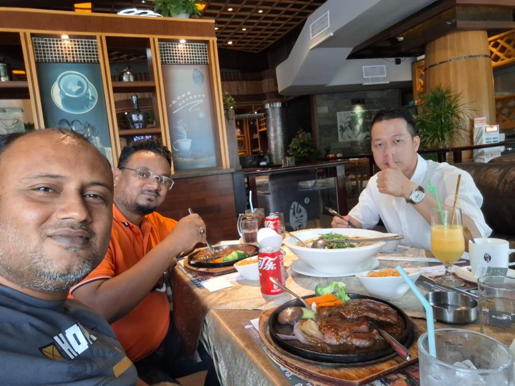 elius-mia-sultan-trading-abroad-2